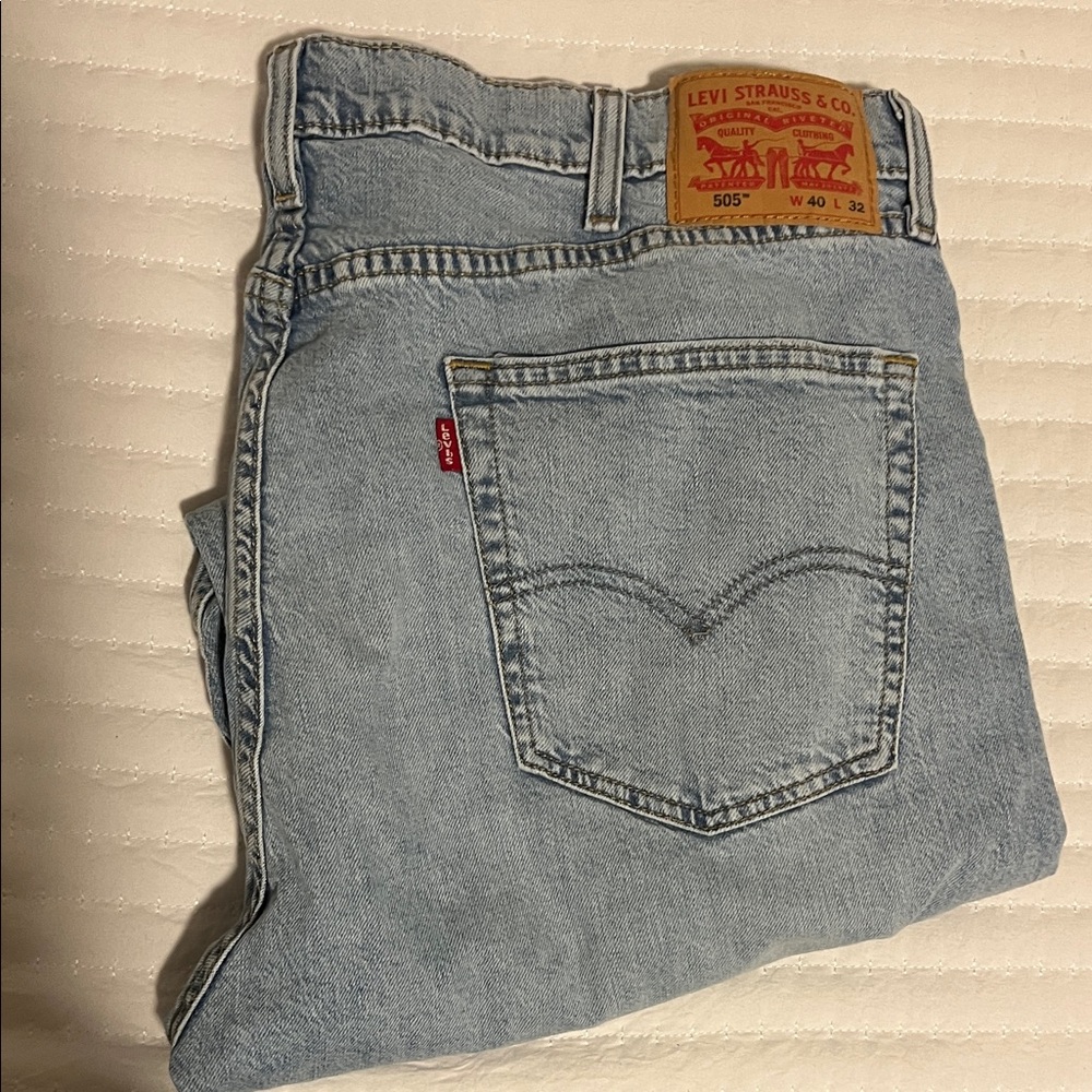 Levi's Men's Relaxed Jeans in Light Blue